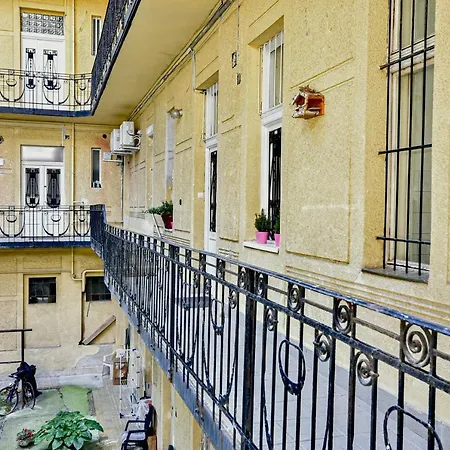 Buda Bliss Garden * Budapesta