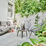 Buda Bliss Garden بودابست